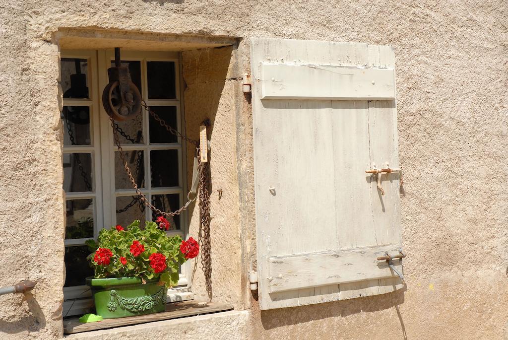 La Maison Des Gardes - Chambres D'Hotes Cluny Zewnętrze zdjęcie