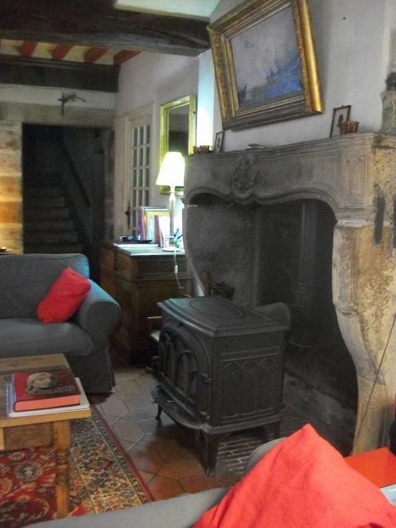 La Maison Des Gardes - Chambres D'Hotes Cluny Zewnętrze zdjęcie