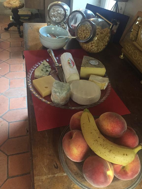 La Maison Des Gardes - Chambres D'Hotes Cluny Zewnętrze zdjęcie