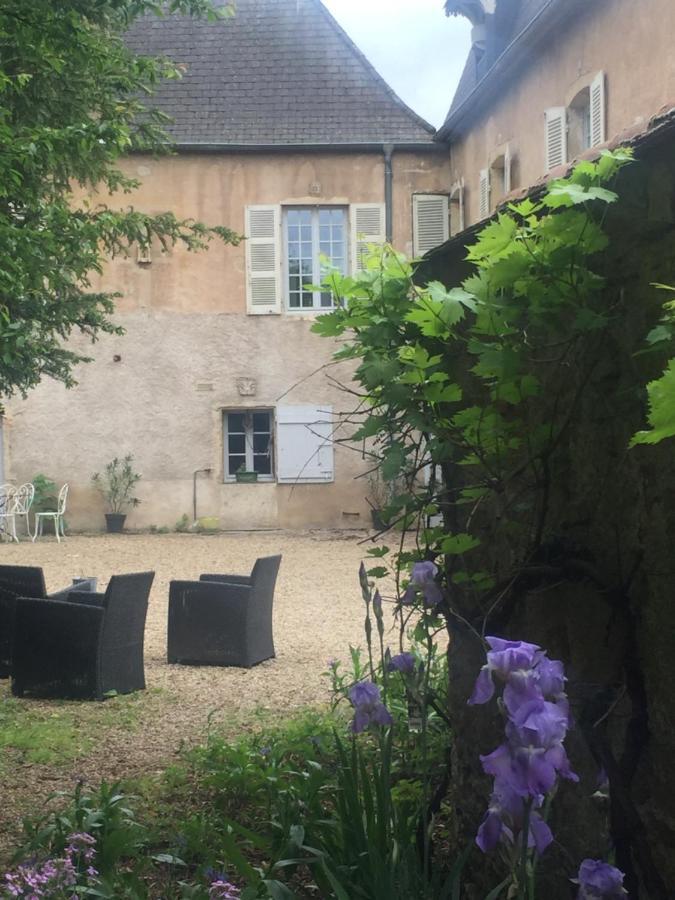 La Maison Des Gardes - Chambres D'Hotes Cluny Zewnętrze zdjęcie