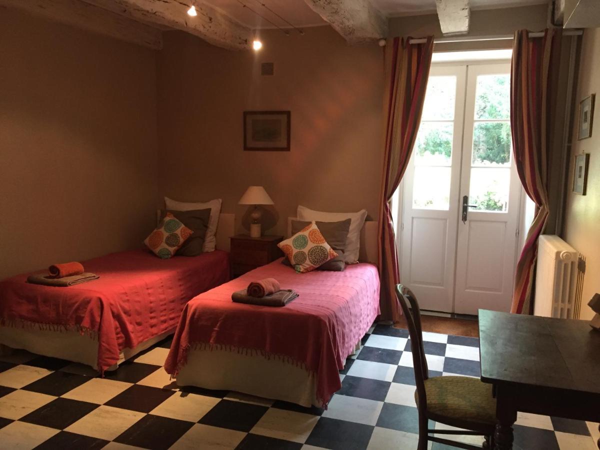 La Maison Des Gardes - Chambres D'Hotes Cluny Zewnętrze zdjęcie
